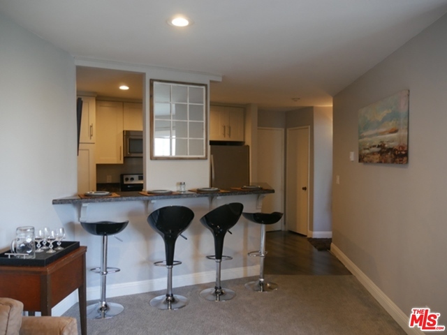 610 THE VILLAGE, Redondo Beach, California 90277, 1 Bedroom Bedrooms, ,1 BathroomBathrooms,Residential,Sold,THE VILLAGE,18390044