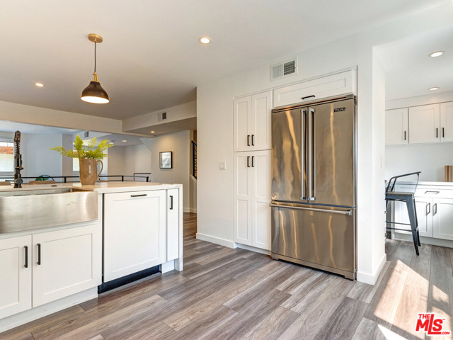 2 Bed Home for Sale in Venice, California