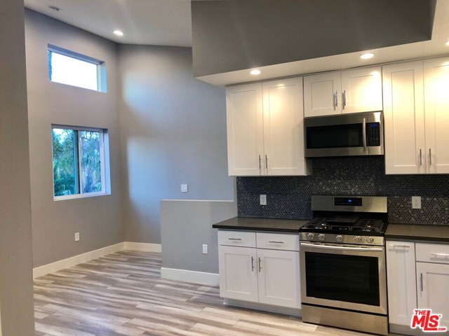  Income Home for Sale in North Hollywood, California