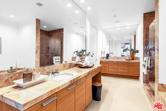 2 Bed Home for Sale in Los Angeles, California