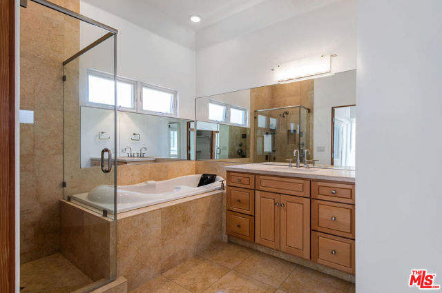 209 42ND Street, Manhattan Beach, California 90266, 3 Bedrooms Bedrooms, ,3 BathroomsBathrooms,Residential,Sold,42ND,20581222
