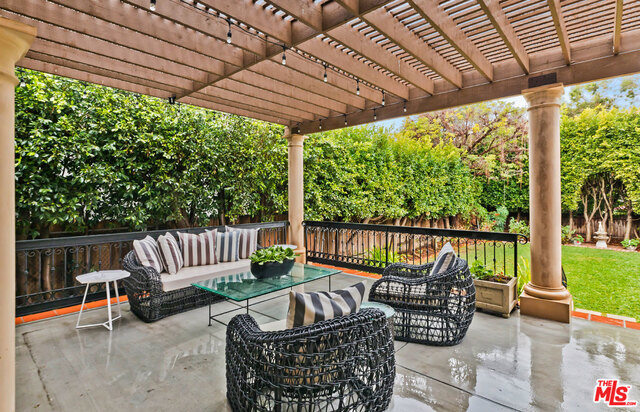5 Bed Home for Sale in Los Angeles, California
