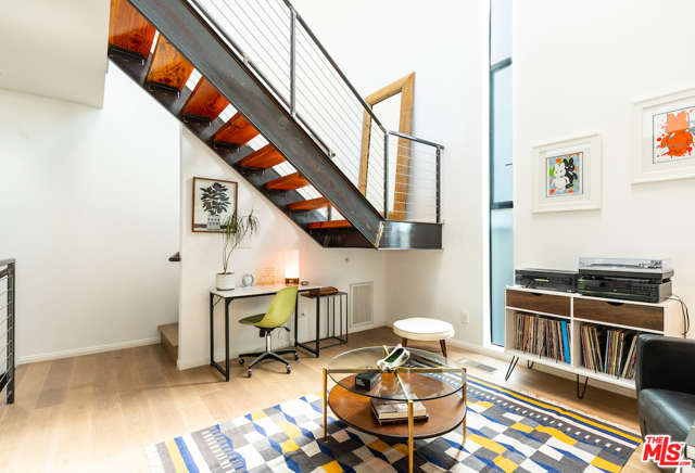 1 Bed Home for Sale in Los Angeles, California