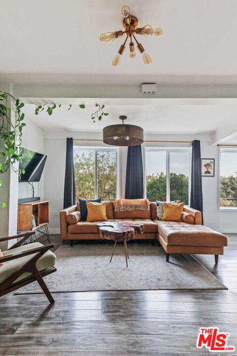  Income Home for Sale in Los Angeles, California