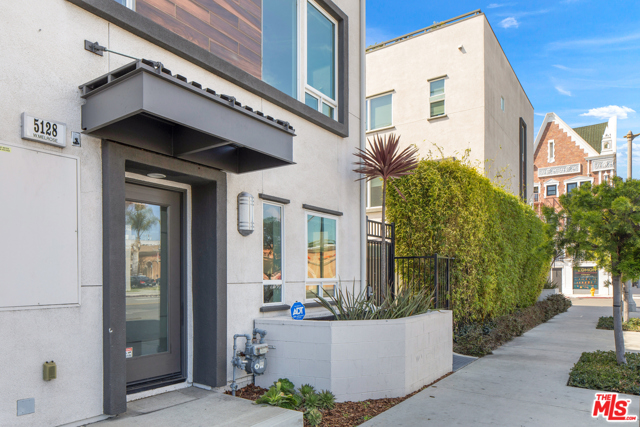 2 Bed Home for Sale in Los Angeles, California