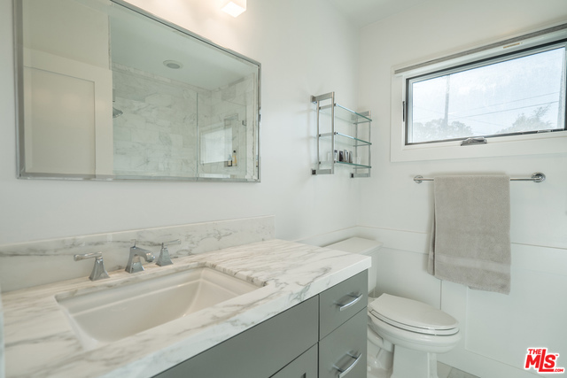 402 VIA SAN SEBASTIAN, Redondo Beach, California 90277, 3 Bedrooms Bedrooms, ,1 BathroomBathrooms,Residential,Sold,VIA SAN SEBASTIAN,19437562