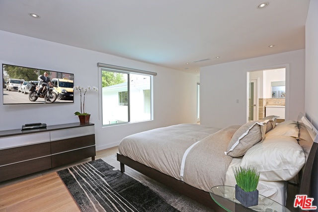 4 Bed Home for Sale in Los Angeles, California