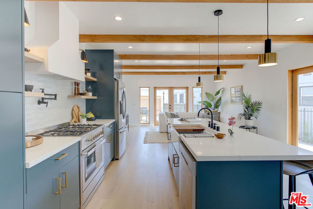 4 Bed Home for Sale in Los Angeles, California