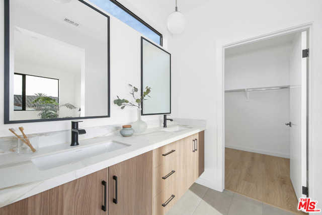 3 Bed Home for Sale in Los Angeles, California