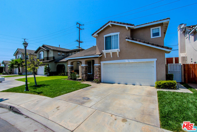3 Bed Home for Sale in Hawthorne, California
