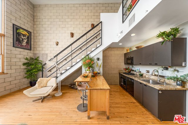 2 Bed Home for Sale in Los Angeles, California