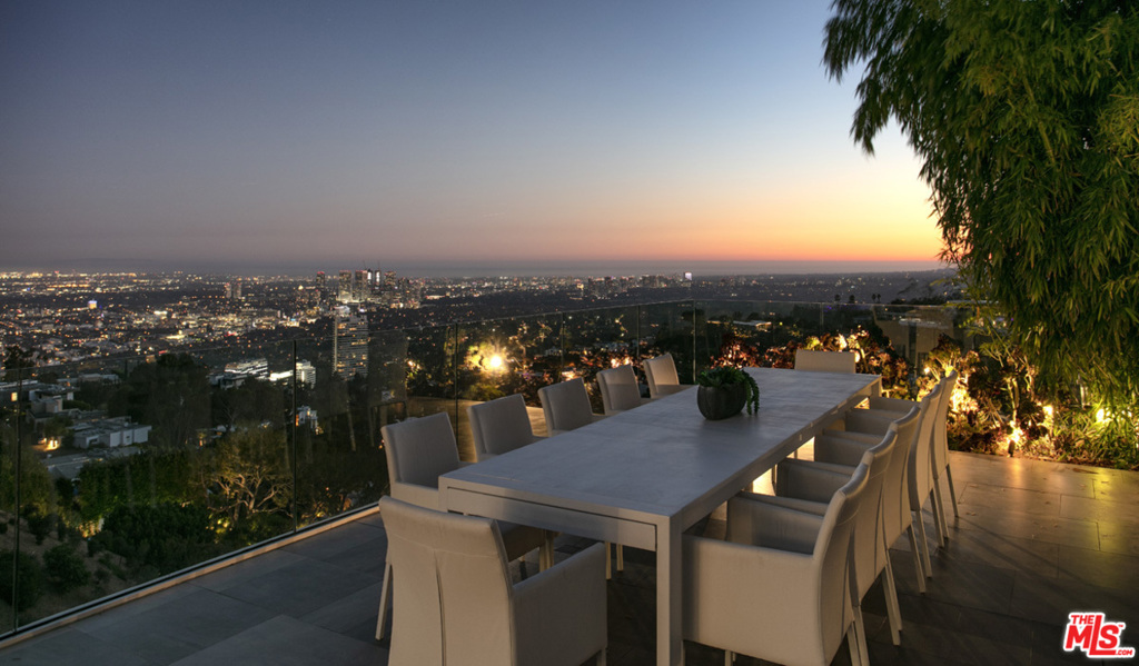 1615 BLUE JAY WAY, LOS ANGELES, CA 90069