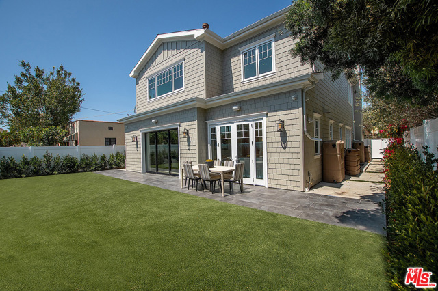 5 Bed Home for Sale in Los Angeles, California
