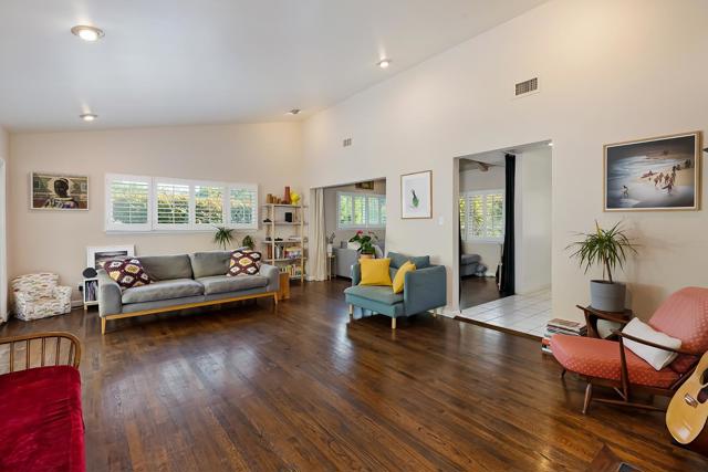 2 Bed Home for Sale in Studio City, California