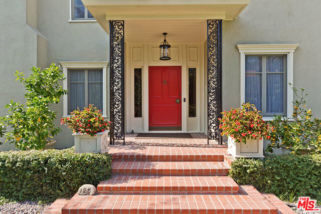 5 Bed Home for Sale in Los Angeles, California