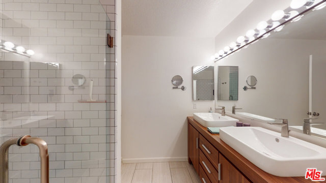 2 Bed Home for Sale in Sherman Oaks, California
