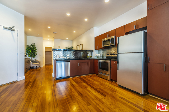 1 Bed Home for Sale in Los Angeles, California