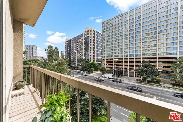 2 Bed Home for Sale in Los Angeles, California