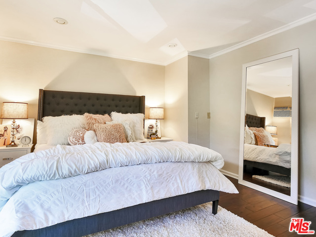 1 Bed Home for Sale in West Hollywood, California