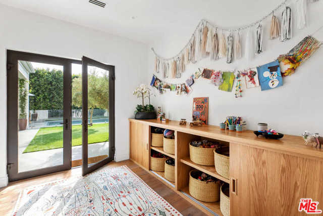 4 Bed Home for Sale in Los Angeles, California