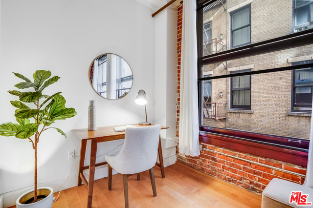 1 Bed Home for Sale in Los Angeles, California