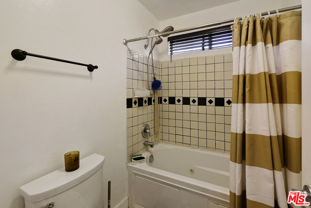 2 Bed Home for Sale in Van Nuys, California