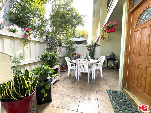 2 Bed Home for Sale in Culver City, California