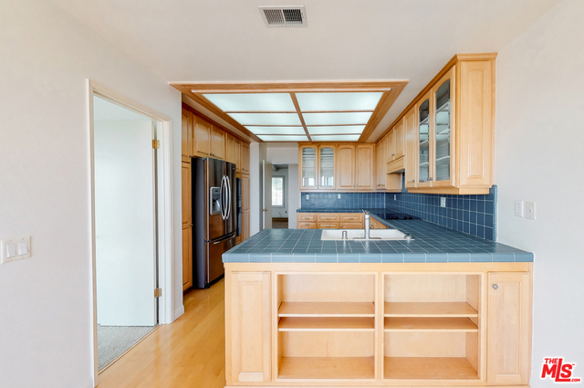 Kitchen - Upper Level