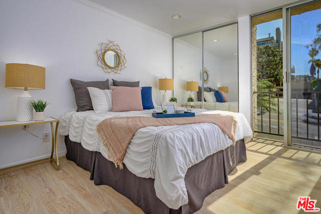 555 Esplanade, Redondo Beach, California 90277, 2 Bedrooms Bedrooms, ,2 BathroomsBathrooms,Residential,Sold,Esplanade,21752752