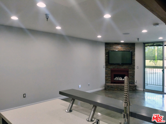 1 Bed Home for Sale in North Hollywood, California