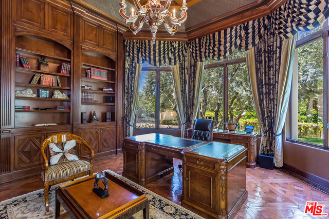 7 Bed Home for Sale in Beverly Hills, California
