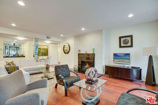 2 Bed Home for Sale in Los Angeles, California