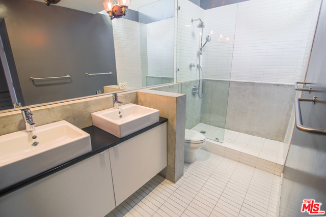 2 Bed Home for Sale in Los Angeles, California
