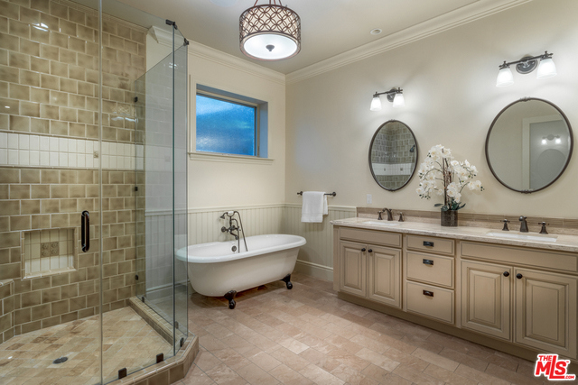 4 Bed Home for Sale in Sherman Oaks, California