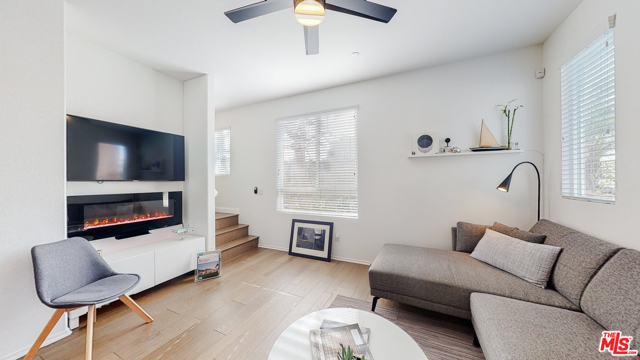 2 Bed Home for Sale in Van Nuys, California