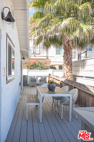 1923 ROCKEFELLER Lane, Redondo Beach, California 90278, 2 Bedrooms Bedrooms, ,2 BathroomsBathrooms,Residential,Sold,ROCKEFELLER,18396612