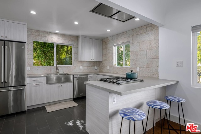 2 Bed Home for Sale in Los Angeles, California