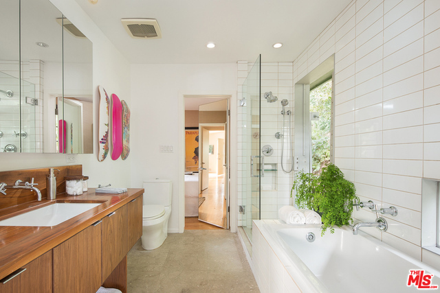 2 Bed Home for Sale in Los Angeles, California