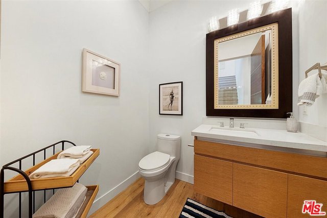 6 Bed Home for Sale in Sherman Oaks, California