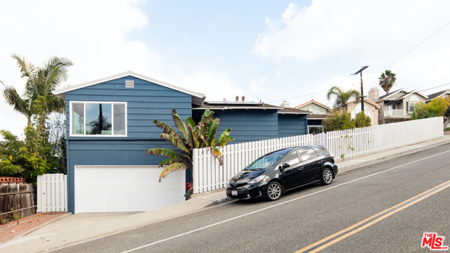 1700 Ford Avenue, Redondo Beach, California 90278, 3 Bedrooms Bedrooms, ,2 BathroomsBathrooms,Residential,Sold,Ford,20670332