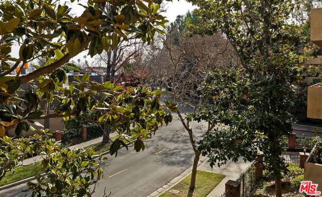 2 Bed Home for Sale in Los Angeles, California