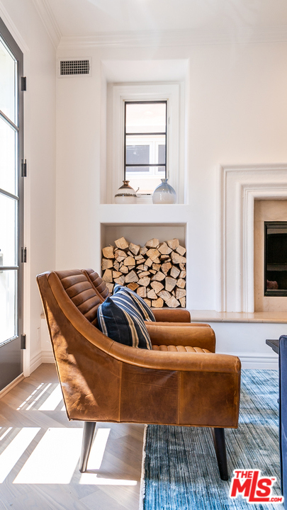 5 Bed Home for Sale in Venice, California