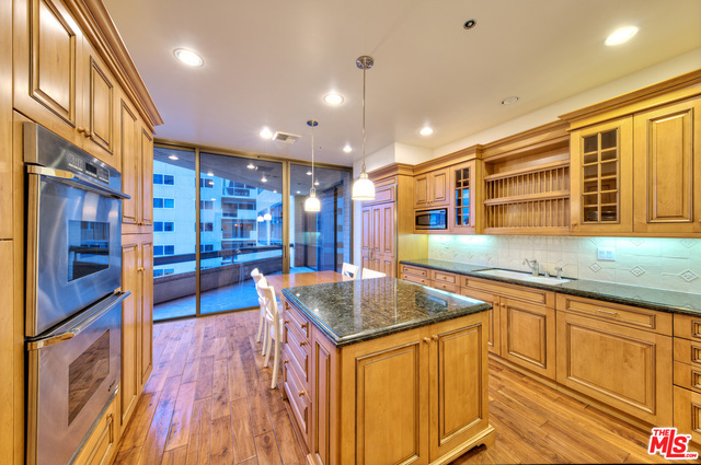2 Bed Home for Sale in Los Angeles, California