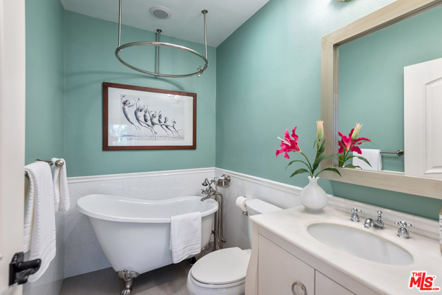 2 Bed Home for Sale in Los Angeles, California