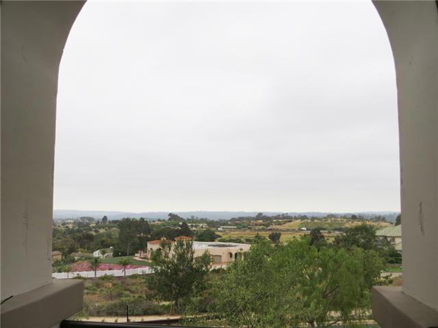 http://media.crmls.org/mediaz/F76E30E5-16D3-44A6-8F32-E3B6CF5DB776.jpg
