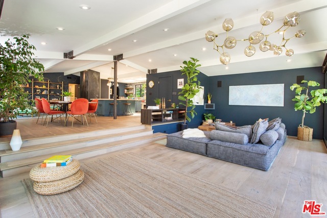 2261 CARRIAGE Drive, Rolling Hills Estates, California 90274, 4 Bedrooms Bedrooms, ,4 BathroomsBathrooms,Residential,Sold,CARRIAGE,19486406