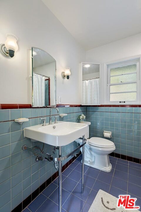 2 Bed Home for Sale in Los Angeles, California