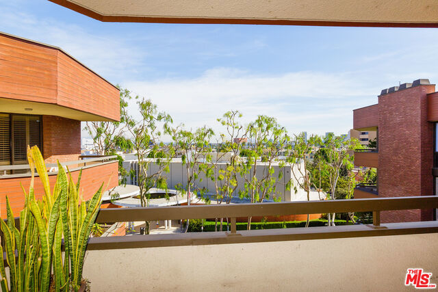 2 Bed Home for Sale in Beverly Hills, California