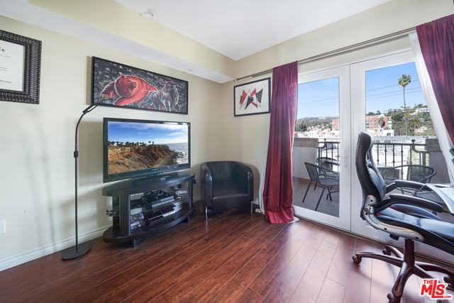 2 Bed Home for Sale in Los Angeles, California