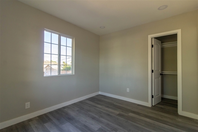 4219 Estrella Av.